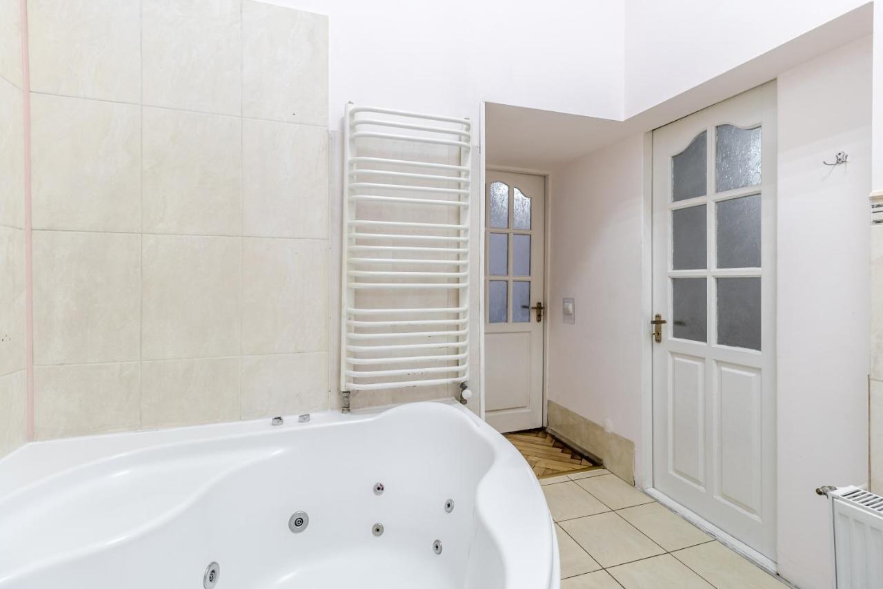 Striltsiv Apartment Lviv Extérieur photo